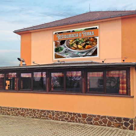 U Ferka Hotel Lemesany Ngoại thất bức ảnh
