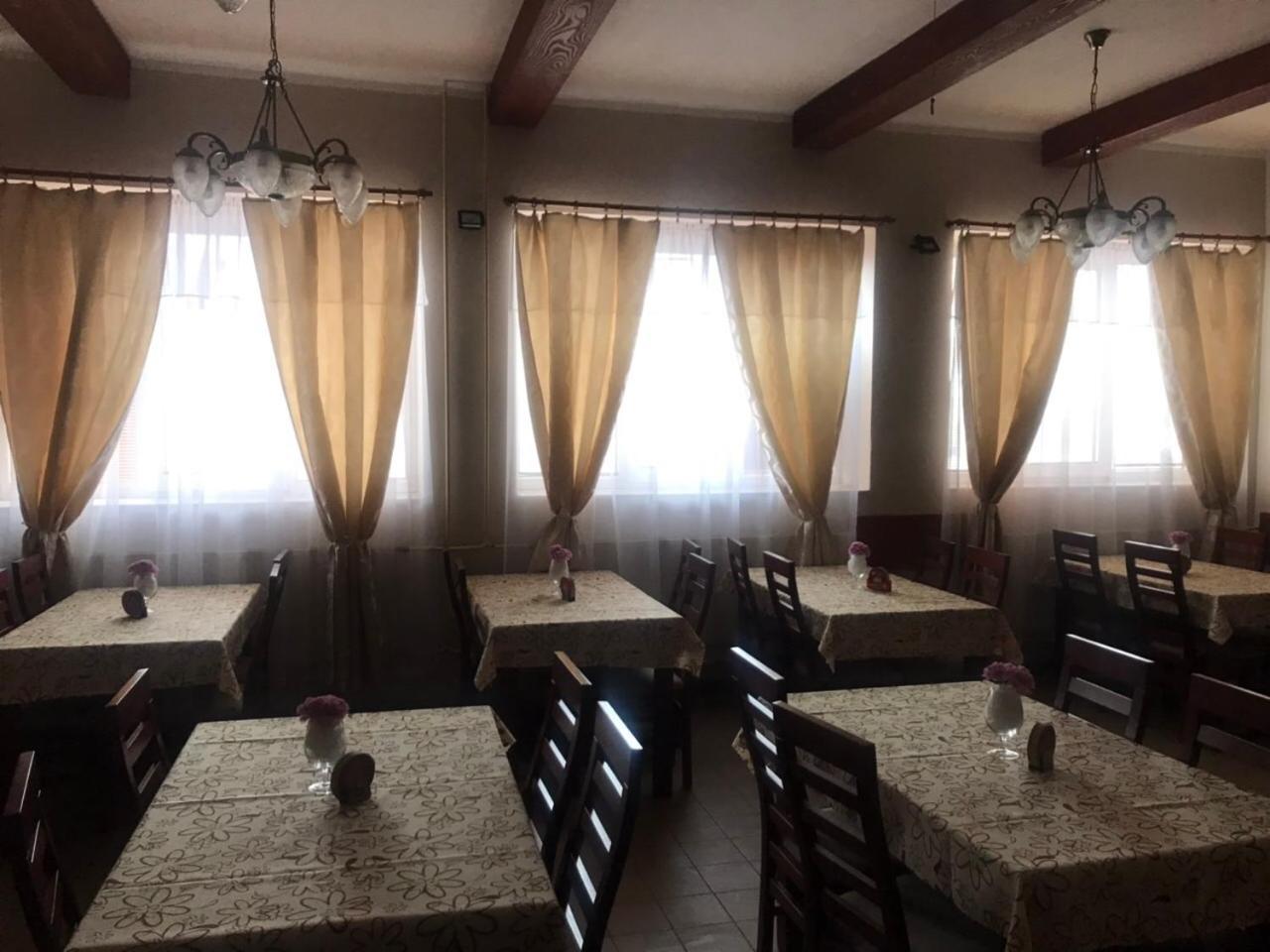 U Ferka Hotel Lemesany Ngoại thất bức ảnh