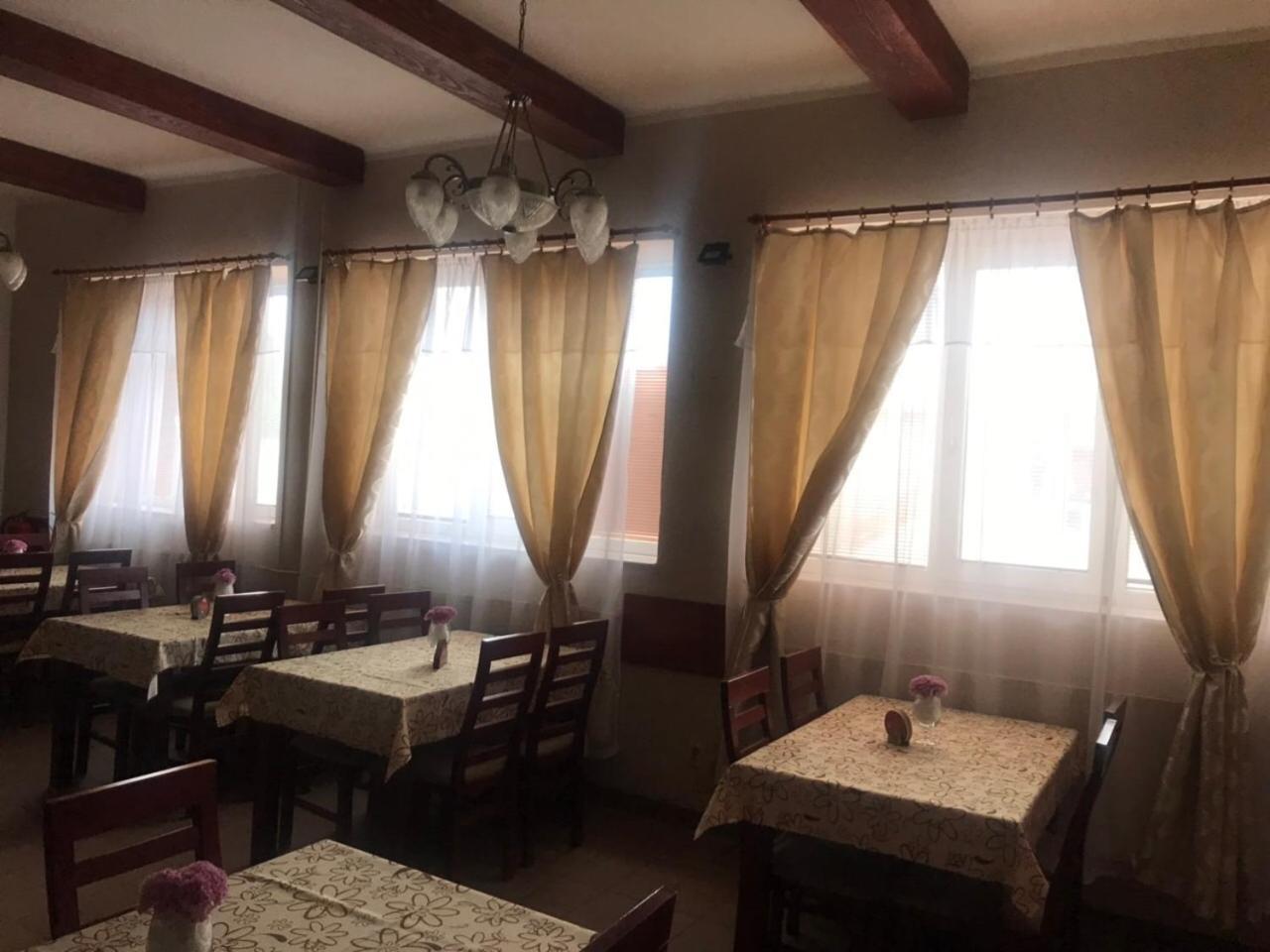 U Ferka Hotel Lemesany Ngoại thất bức ảnh